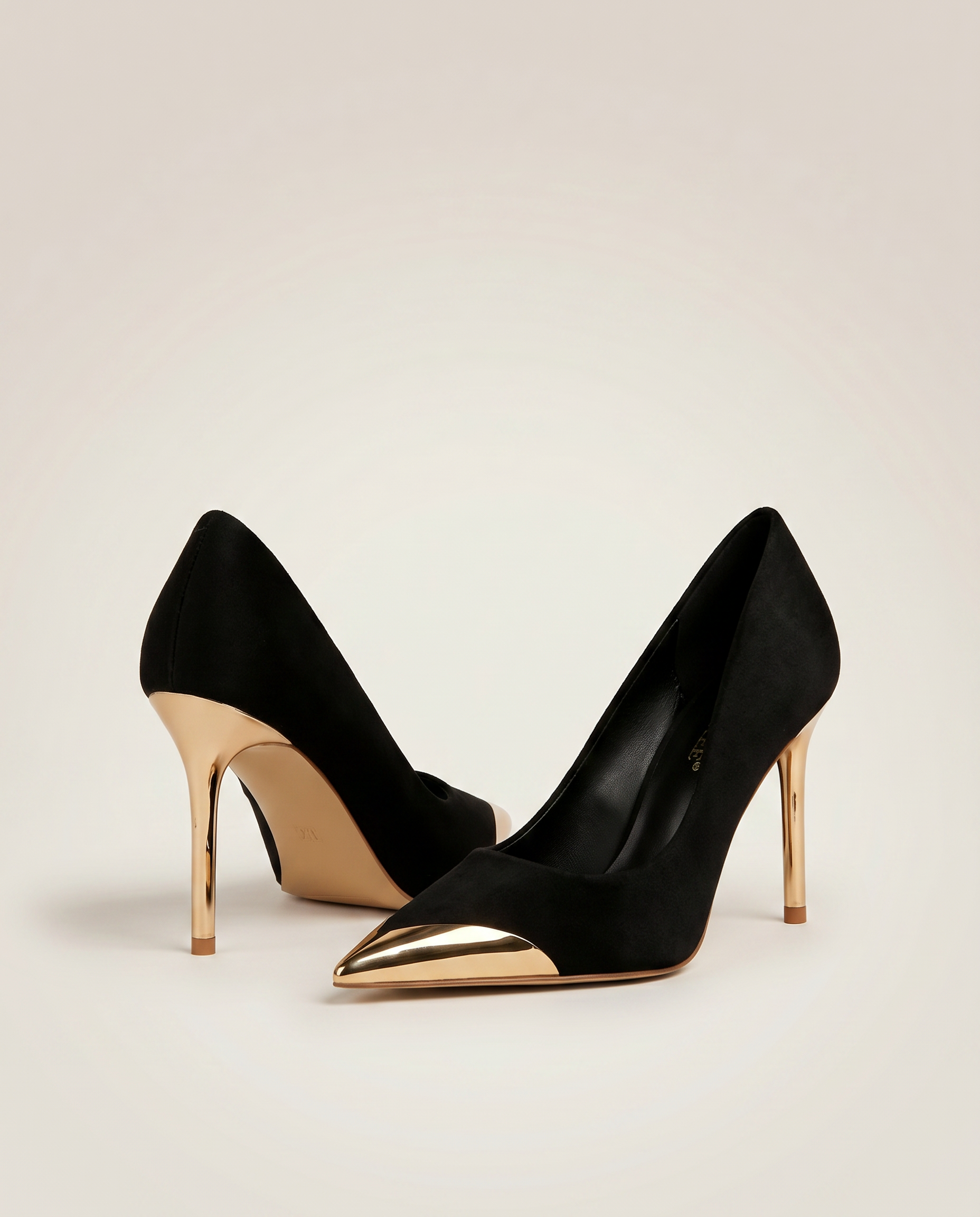Metal Cap 75mm Pointed Toe Pump