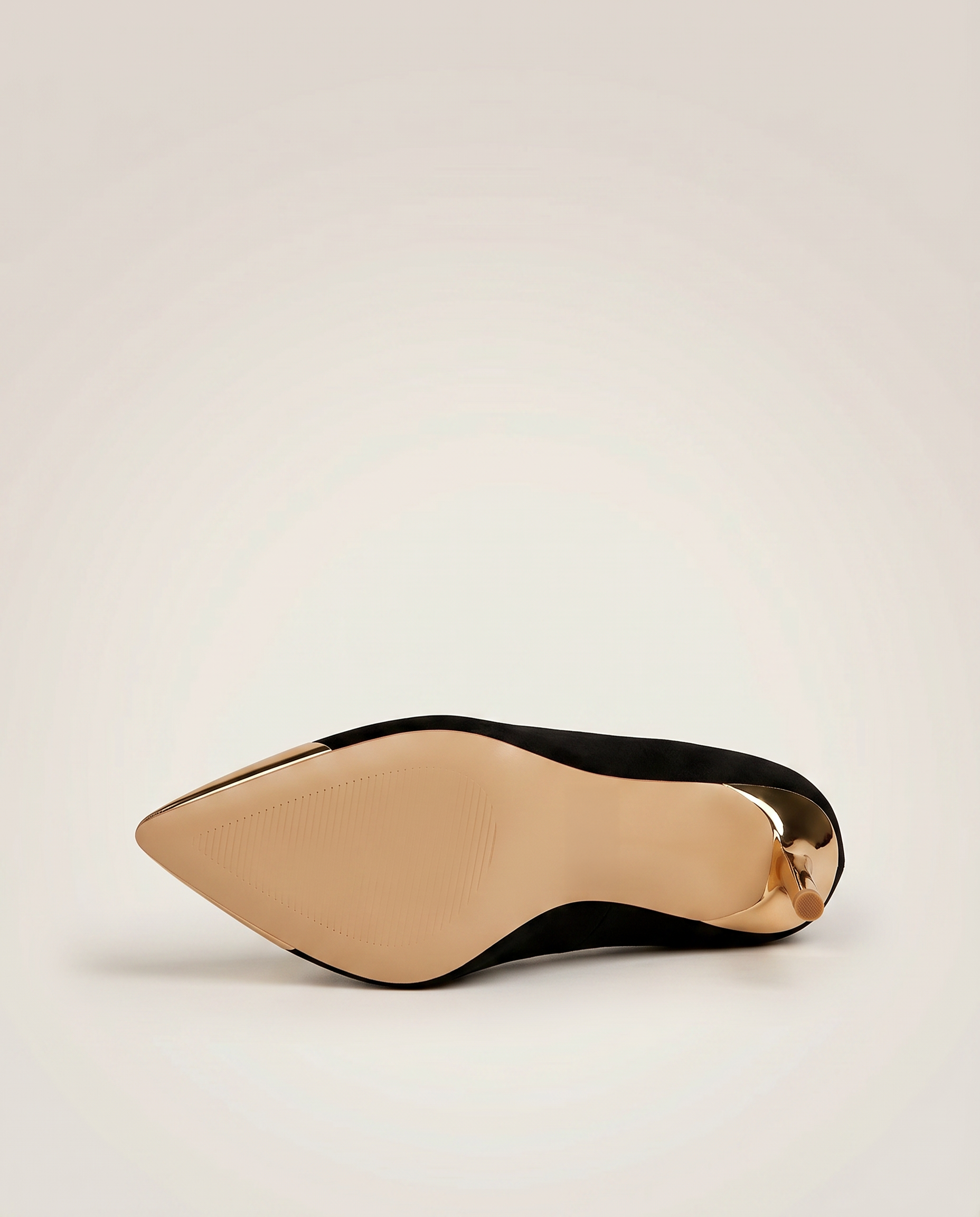 Metal Cap 75mm Pointed Toe Pump